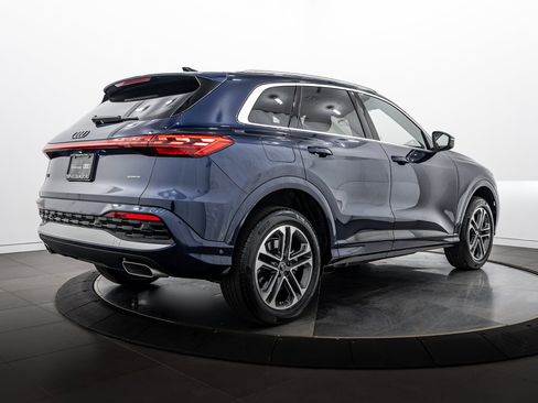 Certified 2025 Audi Q5 Premium w/ Convenience Package AWD/4WD image 4
