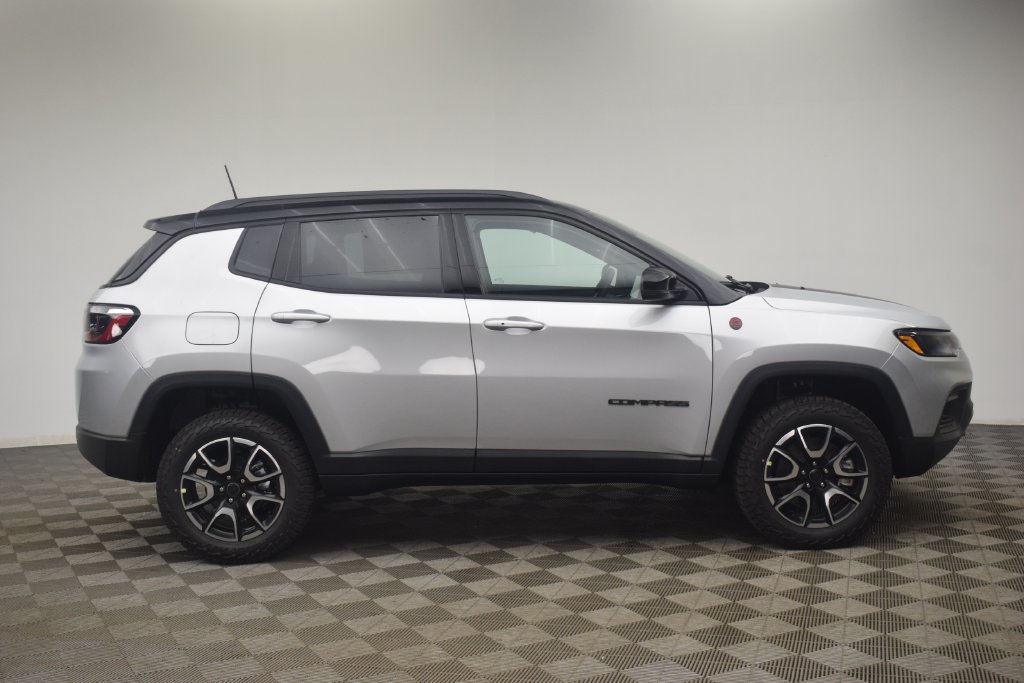 New 2026 Jeep Compass Trailhawk AWD/4WD image 3