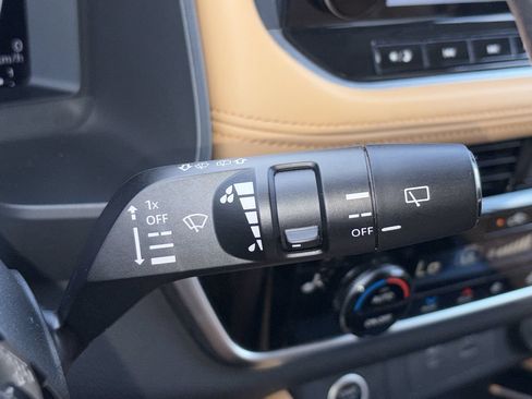 Certified 2022 Nissan Rogue Platinum w/ Head-Up Display Package AWD/4WD image 19