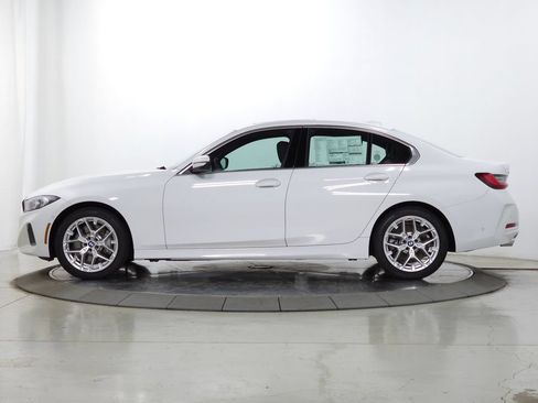 Used 2026 BMW 330i xDrive Sedan w/ Convenience Package AWD/4WD image 4