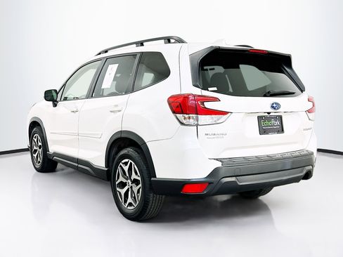 Used 2023 Subaru Forester Premium image 5
