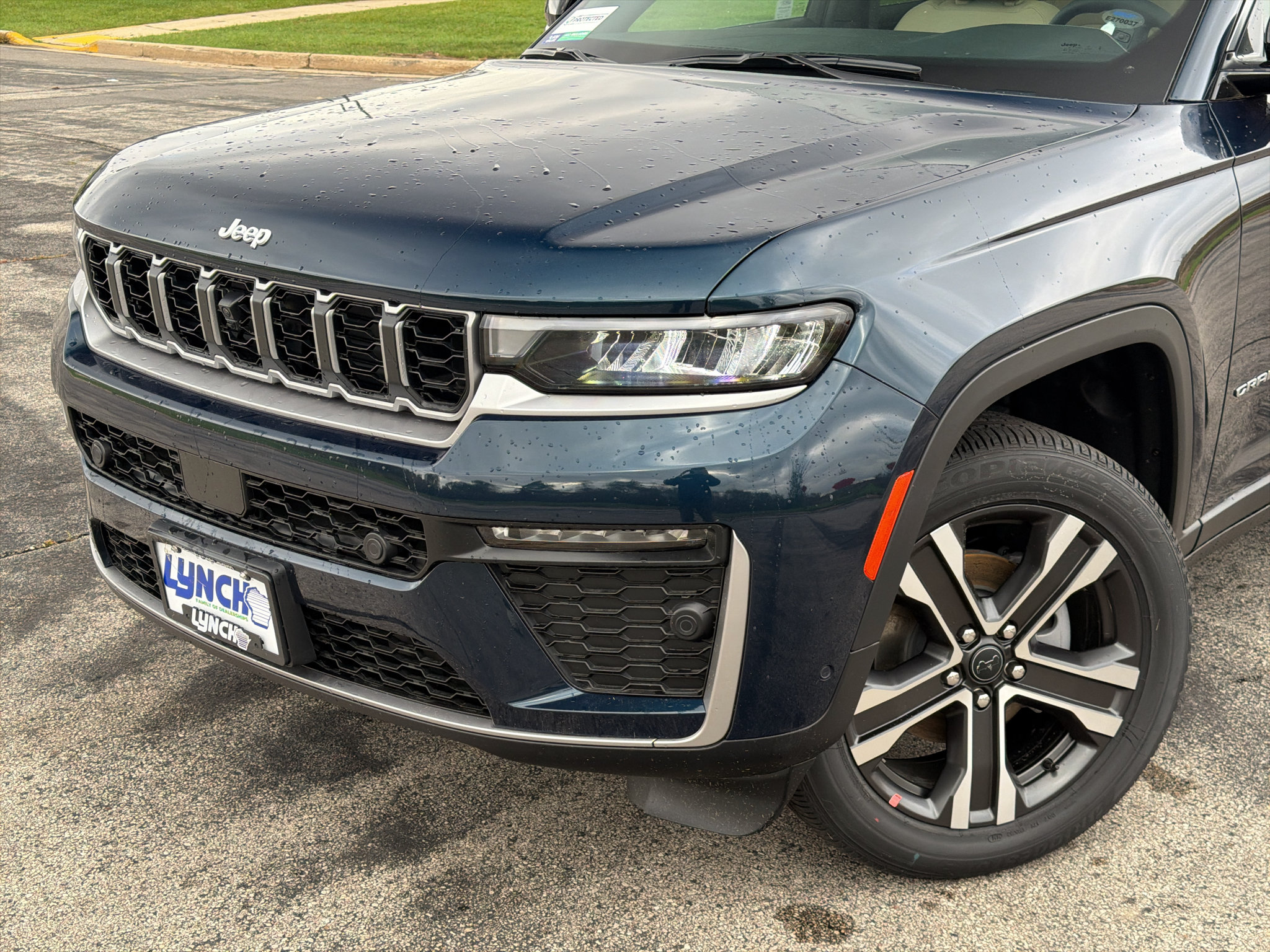 New 2027 Jeep Grand Cherokee Limited w/ Technology Group II AWD/4WD image 8
