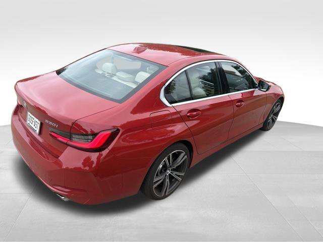 Used 2024 BMW 330i xDrive Sedan w/ Premium Package AWD/4WD image 3