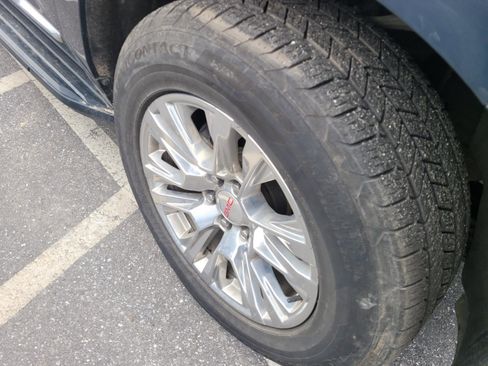 Used 2021 GMC Yukon XL Denali w/ Advanced Technology Package image 4