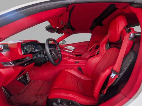 Used 2024 Chevrolet Corvette Stingray Premium Cpe w/ Battery Protection Package RWD image 19