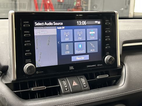 Used 2019 Toyota RAV4 Limited FWD image 22