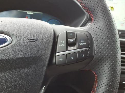 Certified 2023 Ford Escape ST-Line Select w/ Tech Pack #2 image 17