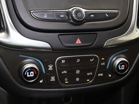 Used 2018 Chevrolet Equinox LT image 29