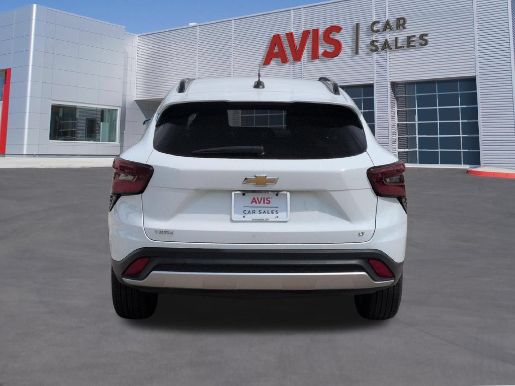 Used 2025 Chevrolet Trax LT w/ LT Convenience Package FWD image 7