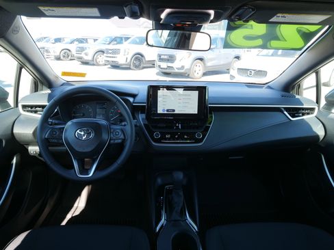 Used 2025 Toyota Corolla SE image 18