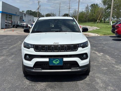 Used 2025 Jeep Compass Latitude w/ Altitude Special Edition image 8