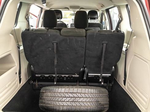 Used 2016 Dodge Grand Caravan American Value Package image 31