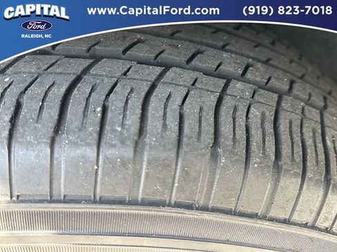 Used 2024 Chrysler Pacifica Touring-L FWD image 14