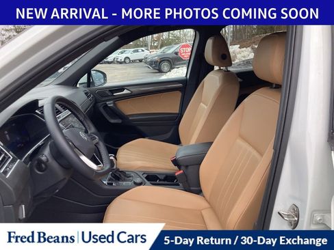 Certified 2024 Volkswagen Tiguan SE image 8