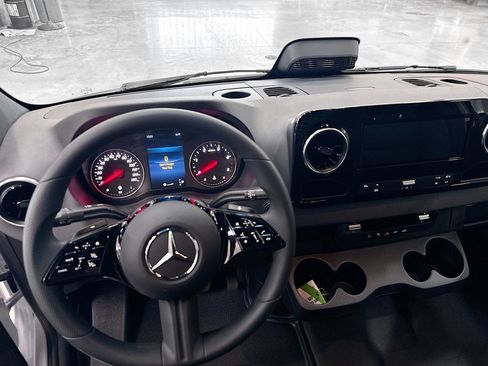 Used 2026 Mercedes-Benz Sprinter 2500 image 22