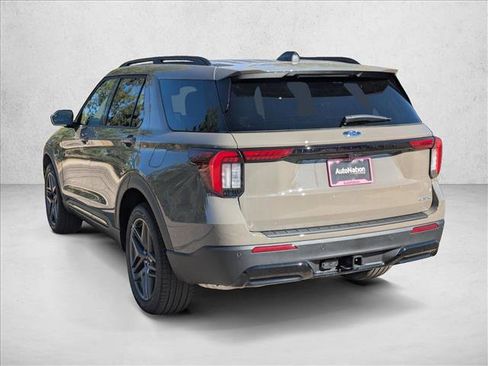 New 2026 Ford Explorer ST-Line w/ ST-Line Street Pack image 8