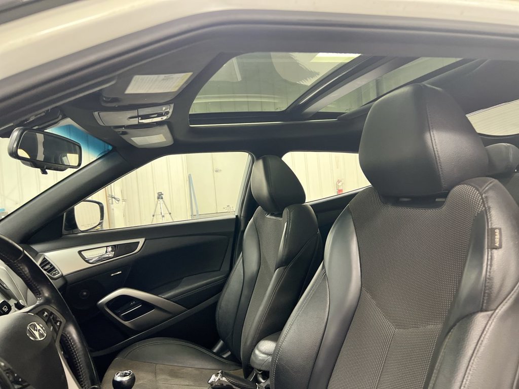 Used 2016 Hyundai Veloster w/ Option Group 03 FWD image 20