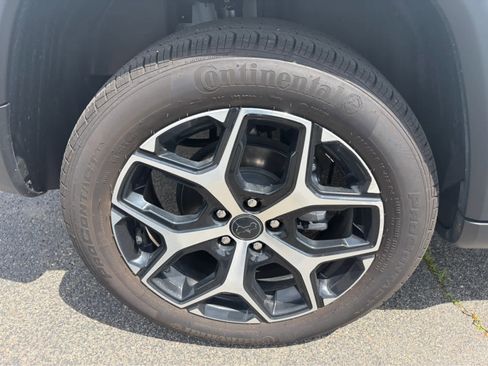 Used 2025 Jeep Compass Limited w/ Sun & Sound Group AWD/4WD image 27