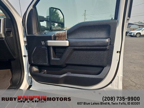 Used 2018 Ford F250 Lariat w/ Lariat Ultimate Package AWD/4WD image 43