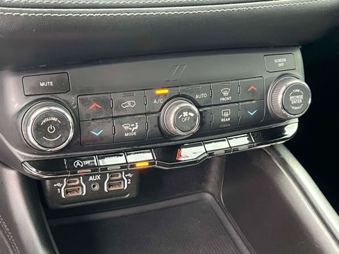 Used 2022 Dodge Durango SXT AWD/4WD image 12