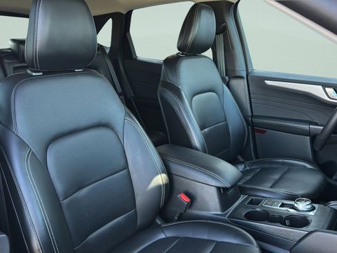 Used 2023 Ford Escape Platinum image 24