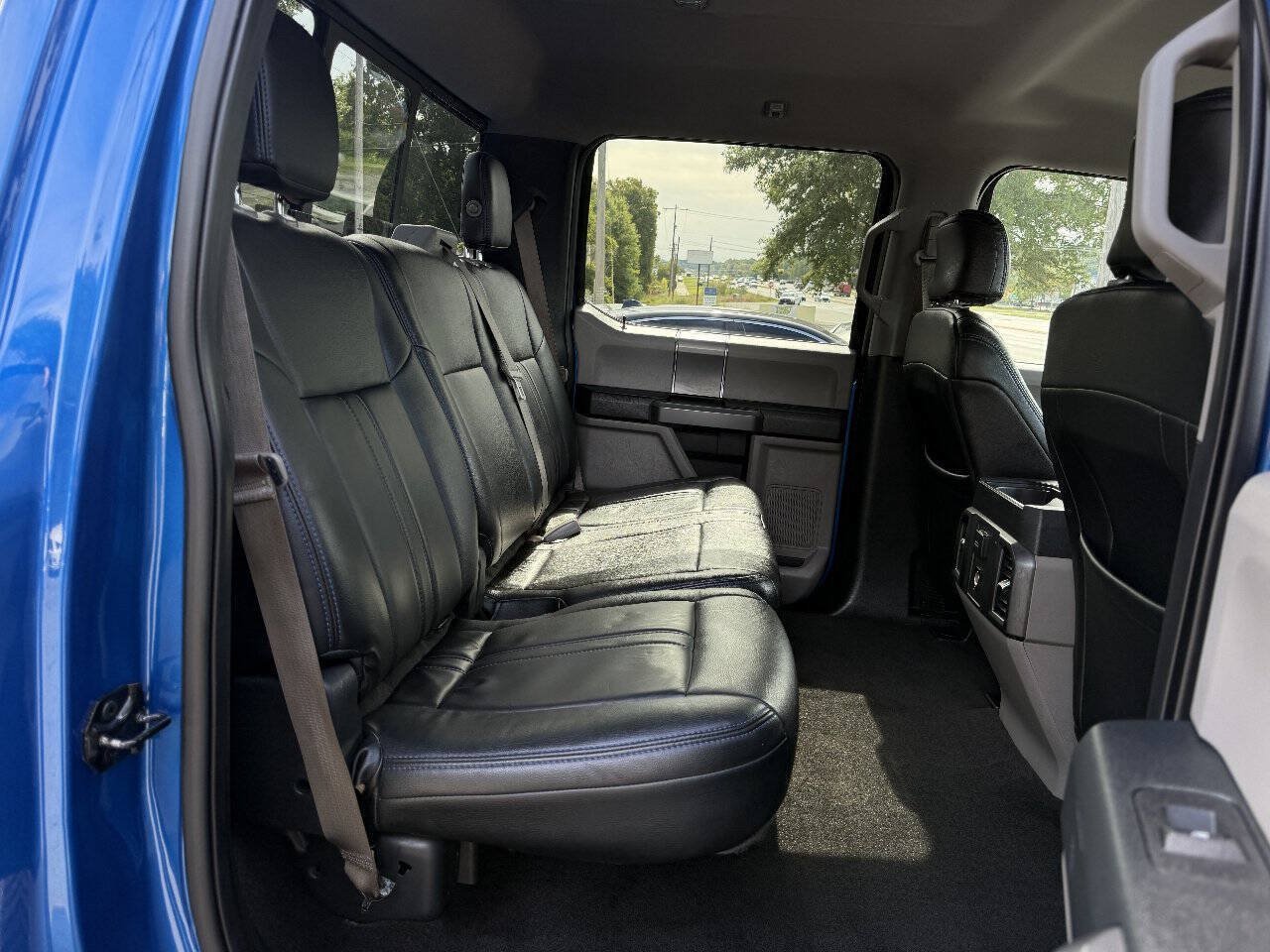 Used 2015 Ford F150 XLT w/ Equipment Group 302A Luxury AWD/4WD image 16