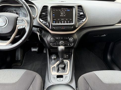 Used 2014 Jeep Cherokee Latitude AWD/4WD image 14