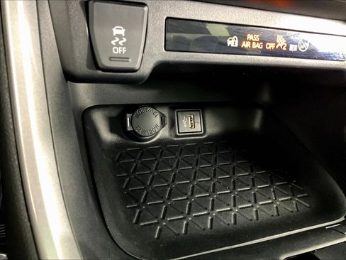 Used 2024 Toyota RAV4 XLE AWD/4WD image 16