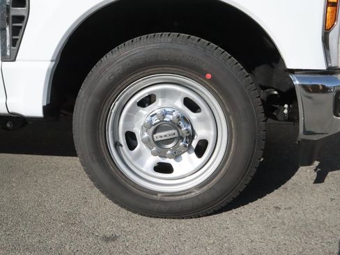 Used 2024 Ford F350 XL w/ XL Chrome Package image 25