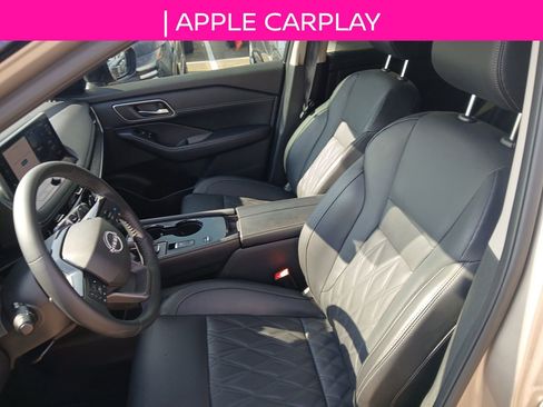 Used 2025 Nissan Rogue Platinum w/ Platinum Premium Package image 10