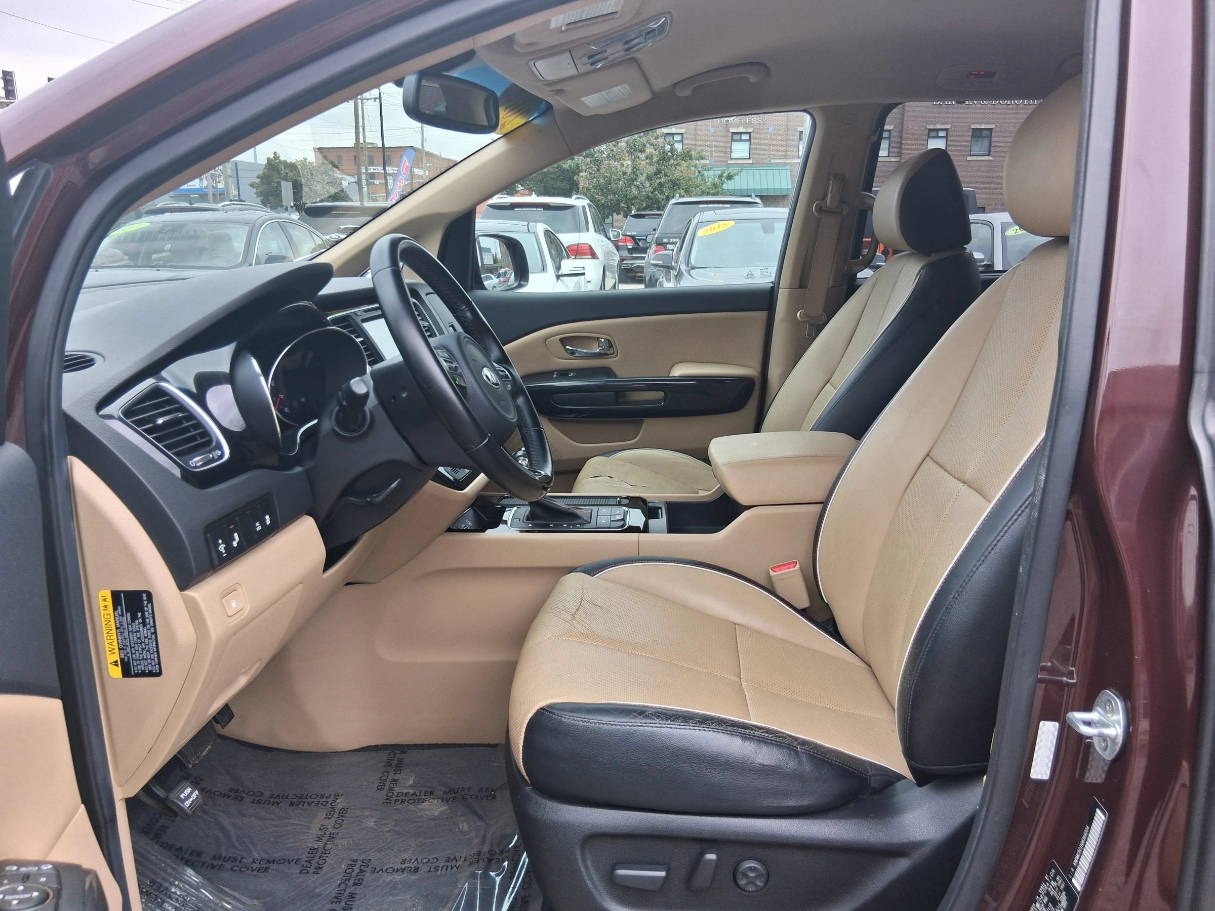 Used 2016 Kia Sedona SX FWD image 12