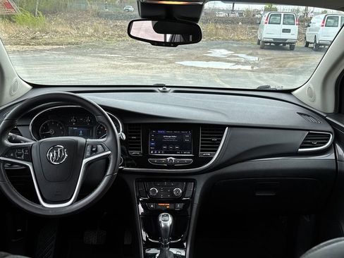 Used 2022 Buick Encore Preferred AWD/4WD image 12