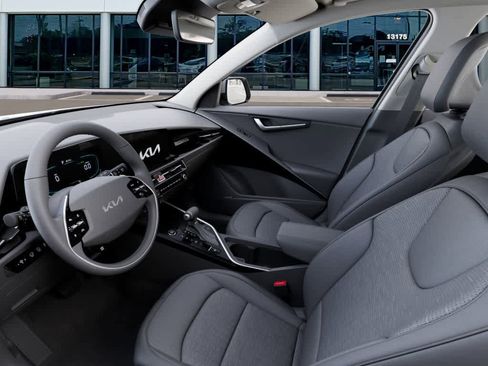 New 2025 Kia Niro SX image 17