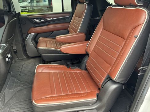 Used 2024 GMC Yukon XL Denali Ultimate AWD/4WD image 30