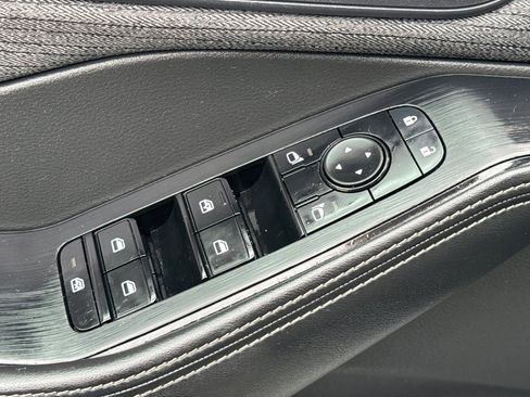 Used 2023 Nissan Rogue SV FWD image 14