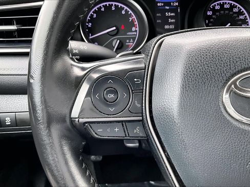Used 2022 Toyota Camry SE w/ Convenience Package FWD image 23