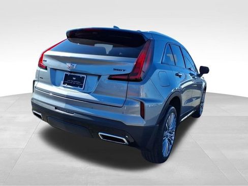 Used 2025 Cadillac XT4 Premium Luxury w/ Technology Package image 2