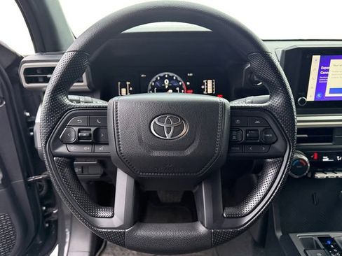 Used 2025 Toyota Tacoma SR5 AWD/4WD image 12