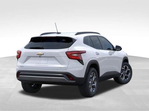 New 2026 Chevrolet Trax LT FWD image 4
