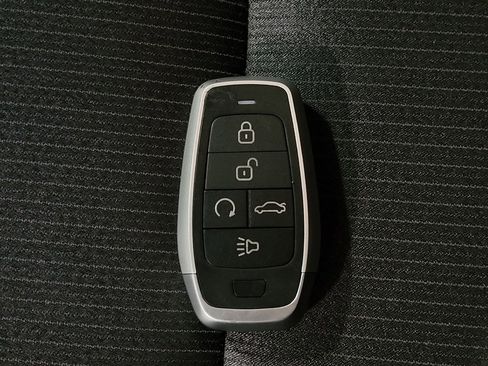 Used 2018 Honda Accord LX image 32