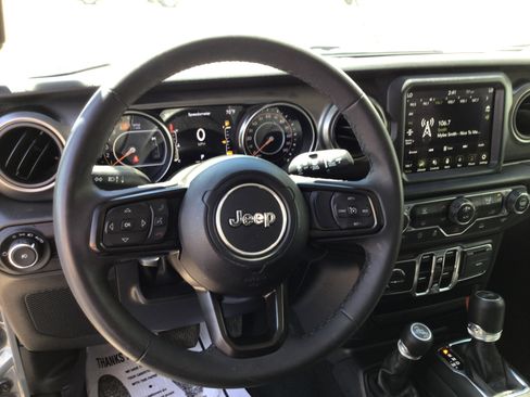 Used 2023 Jeep Wrangler Unlimited Sport AWD/4WD image 12