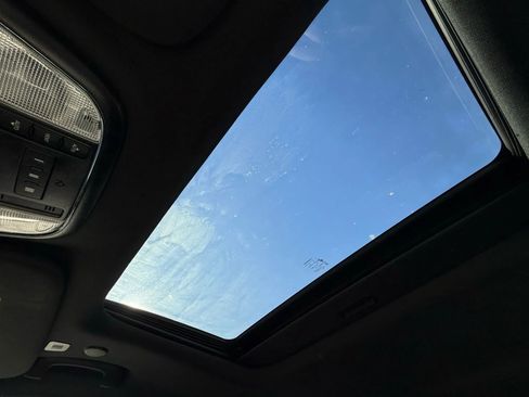 Used 2021 Jeep Grand Cherokee Laredo X image 25