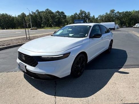 Used 2025 Honda Accord SE image 1