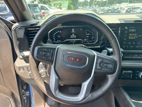 Used 2024 GMC Sierra 1500 SLT w/ SLT Premium Package AWD/4WD image 16