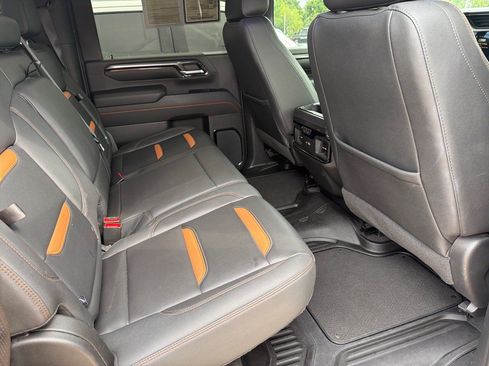 Used 2024 GMC Sierra 2500 AT4 w/ AT4 Premium Plus Package AWD/4WD image 10
