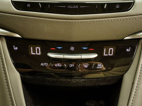Used 2018 Cadillac XT5 Luxury w/ Driver Awareness Package FWD image 21