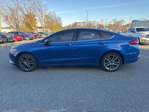 Used 2017 Ford Fusion SE w/ Equipment Group 201A image 2
