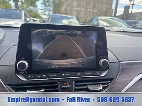 Used 2024 Nissan Altima 2.5 SV FWD image 22