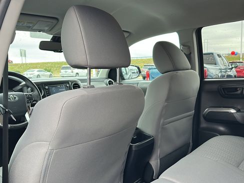 Used 2018 Toyota Tacoma SR5 image 17