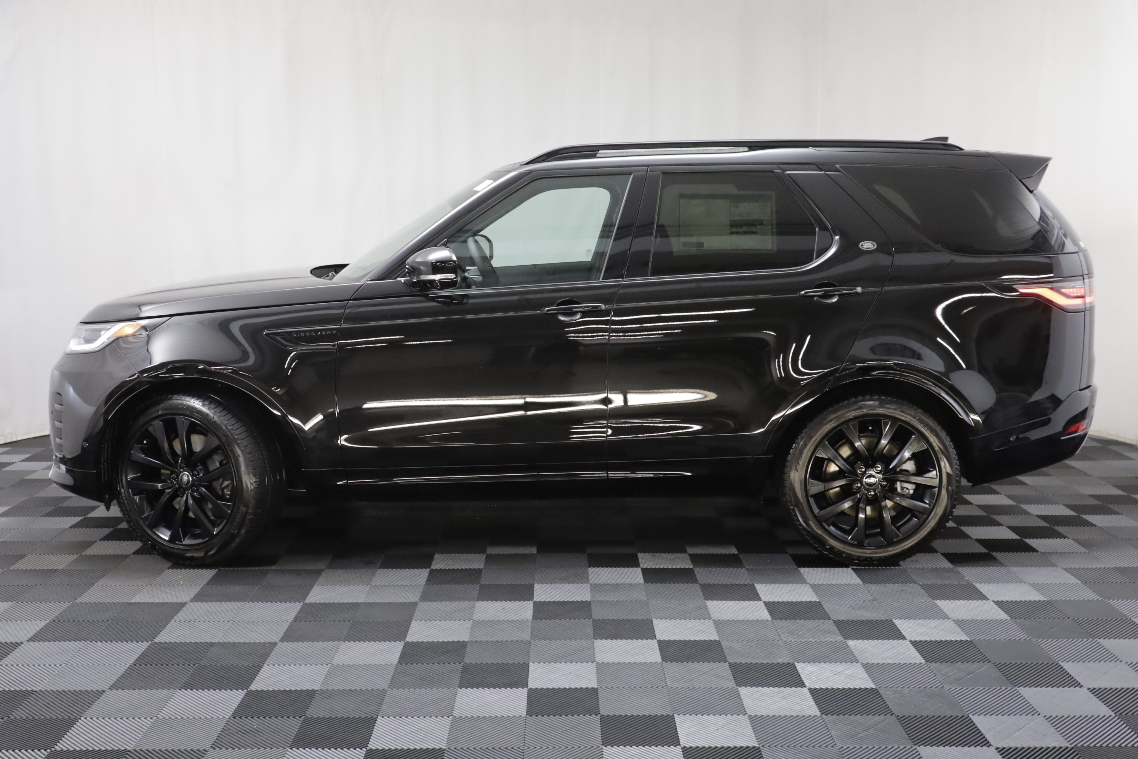 New 2026 Land Rover Discovery Limited Edition AWD/4WD image 5
